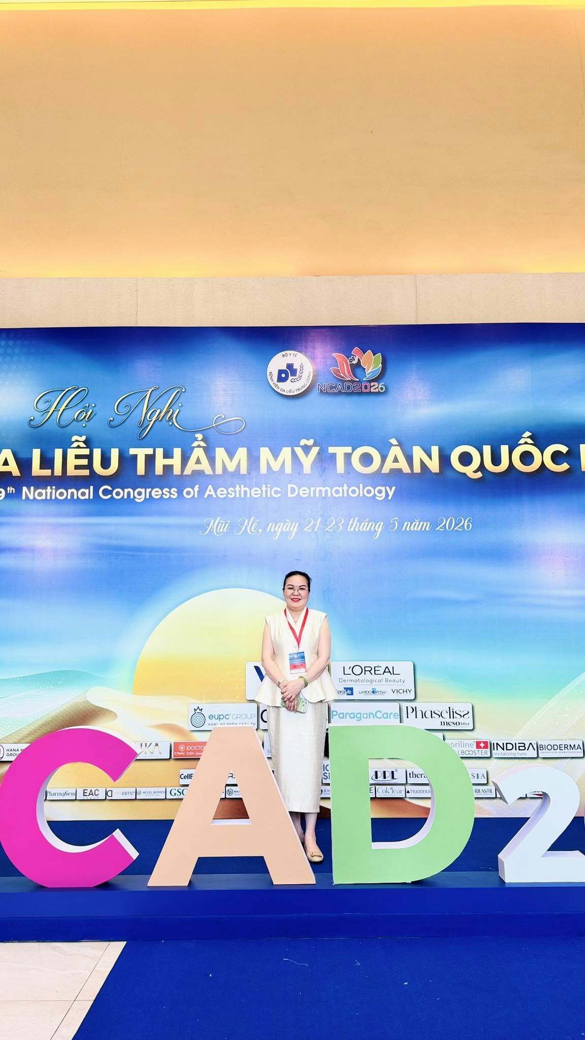 Bác Sĩ Huệ tham dự Hội nghị Da liễu Thẩm mỹ Toàn quốc lần thứ 9