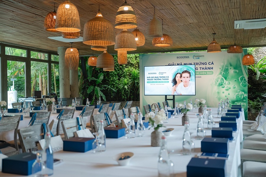 Bác sĩ Nguyễn Thị Khánh Huệ chia sẻ về chủ đề mụn ở người trưởng thành